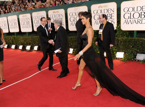 Golden Globes Red Carpet 2011 Halle Berry. ~The 2011 Golden Globes Red