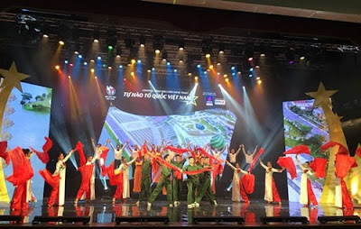 Chương trình biểu diễn nghệ thuật "Tự hào Tổ quốc Việt Nam"