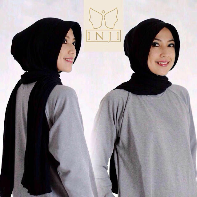 Jilbab instant langsung pakai warna hitam  berbahan kaos rib,praktis dan mudah dipakai