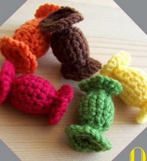 http://translate.googleusercontent.com/translate_c?depth=1&hl=es&rurl=translate.google.es&sl=auto&tl=es&u=http://www.stillvauriens.com/tutos/tuto-la-dinette-en-crochet-04-les-bonbons/&usg=ALkJrhhWdojKF6bqCweO_rrNB2P_YR1z4A