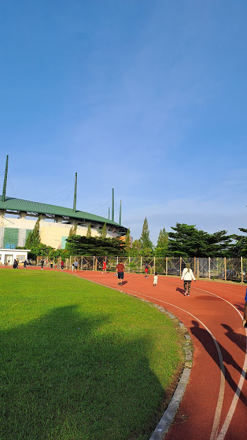 Joging di stadion pakansari