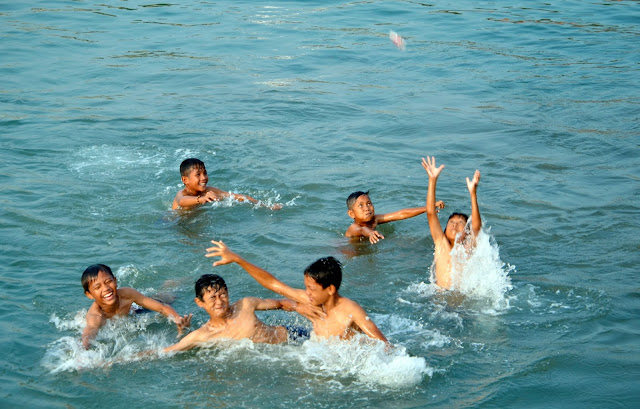 mandi di laut