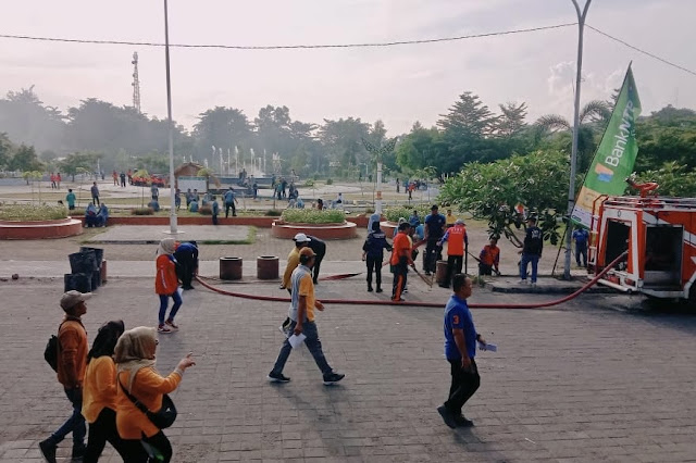 Peringati hari sampah nasional, ribuan ASN Loteng dikerahkan bersihkan Taman Wisata Kota Tastura Praya