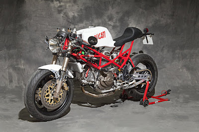 Ducati Monster 750 Cafe Racer 