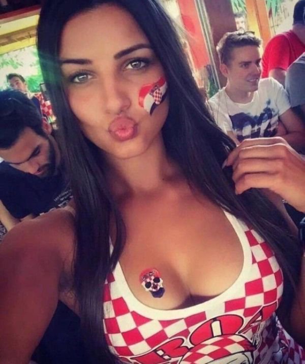 A beleza da torcida feminina na Copa do Mundo (78 fotos)