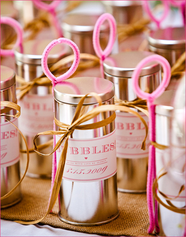 DIY BUbble Tin Favors includes tutorial and free printable labels Hostess 