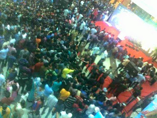 masss response for surya at kochi lulu mall pics