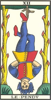 Arcano 12: O Dependurado/Pendurado, carta do tarô, tarot, baralho de marselha