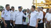 Pj Gubernur Dampingi Menhub Tinjau Pelabuhan PT PIM Untuk Operasional Produksi Pupuk NPK