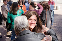 Familiares emocionados por la felicidad. Foto de Cristian Moriñigo, de Positive