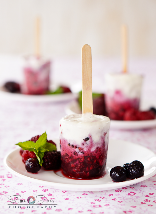 #Berries, #Popsicle, #SummerFood, #4ofJuly #, #FrozenTrests # Homemade, #recipe 