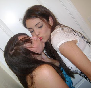 Krista Kleiner kissing a girl