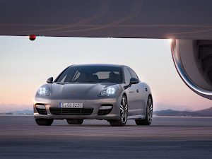 Porsche Panamera Turbo S 2012 (2)