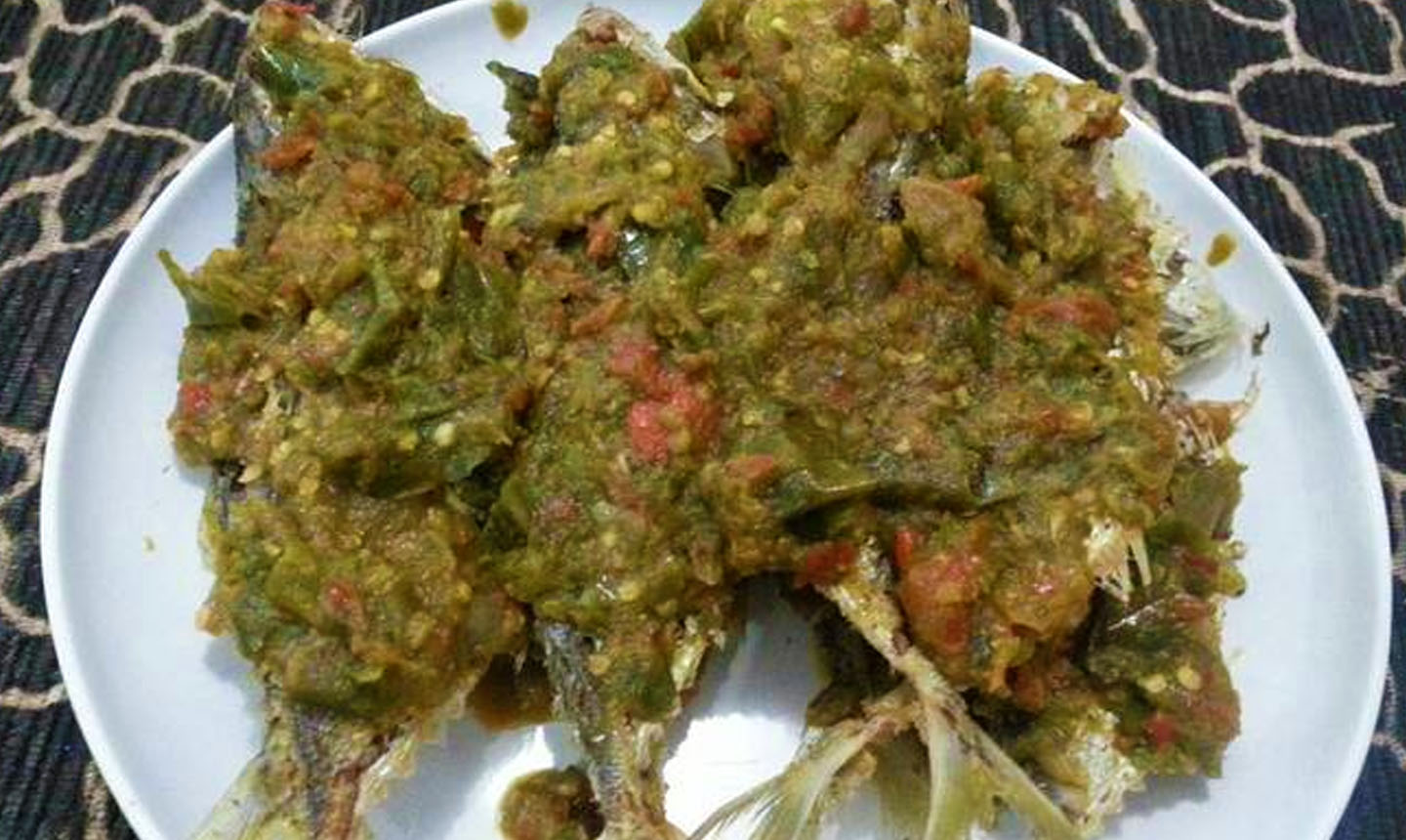 Cara masak ikan kembung sambal balado hijau | Resep ...