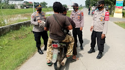 Percepat Program Vaksinasi, Polsek Sukagumiwang Bersama Muspika Lakukan Pengecekan Kartu Vaksin Sasar Pengguna Jalan