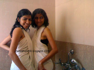 DESI+COLLEGE+GIRL+(4) Desi College Girl Bathing Photo   Sizzling Photoshoot