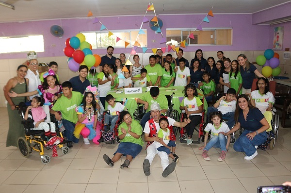 HERBALIFE BOLIVIA CELEBRA SU ANIVERSARIO 19 JUNTO A SUS ‘CASAS’