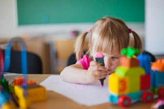 Emília Ferreiro responde uma das perguntas mais frequentes e que geram mais polêmicas no meio educacional