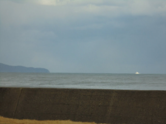 島根半島の美保関が見えます