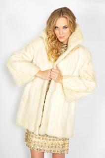 Vintage 1960's blonde mink fluffy fur coat.