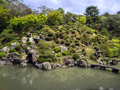 Pond garden: Chishaku-in Temple (Kyoto)