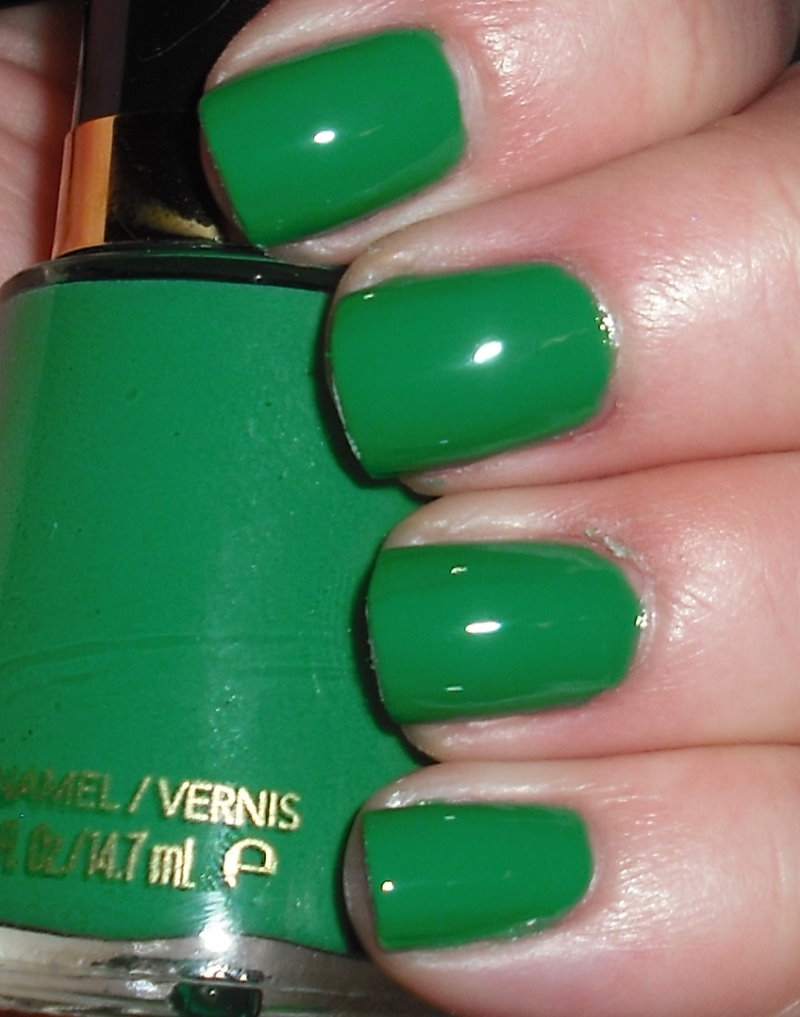 Revlon Posh 571 #green #nails #RevlonInspires #TBBB | Nails, Revlon, Beauty  blog