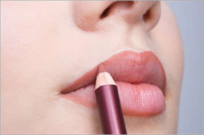 Cara PAKAI MEMAKAI MENGGUNAKAN LIPSTICK NUDE