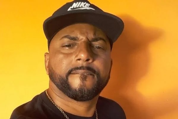 MC Raposão, dono do funk Estrada da Posse, morre aos 45 anos