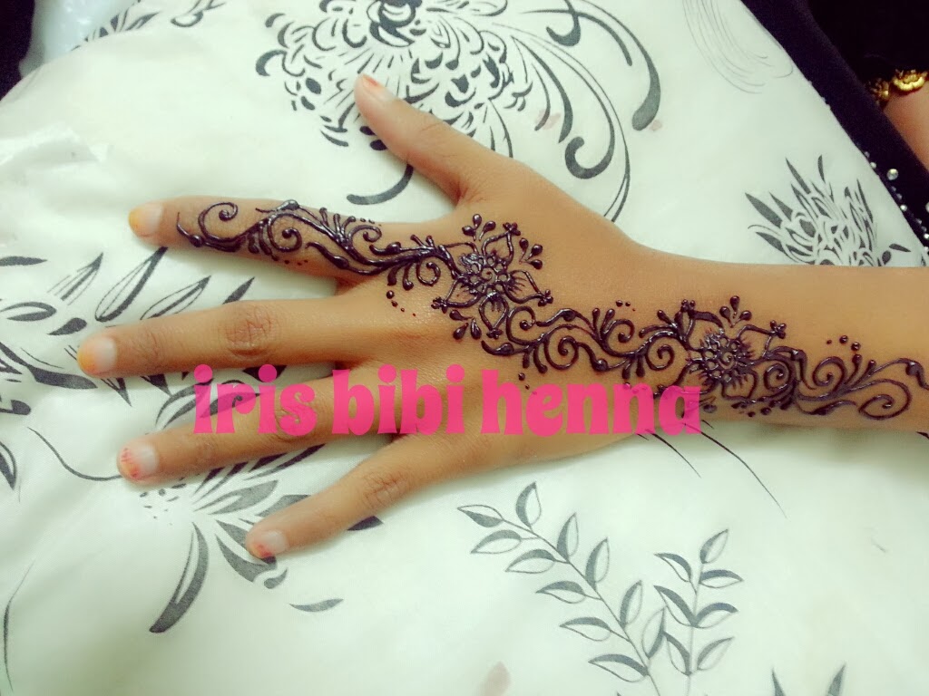 Galery Henna  Di Tangan Simple  Tahun 2021 Teknik 