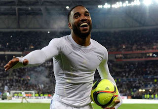 Agen Bola - Presiden Olympique Lyon Pastikan Alex Lacazette Bertahan