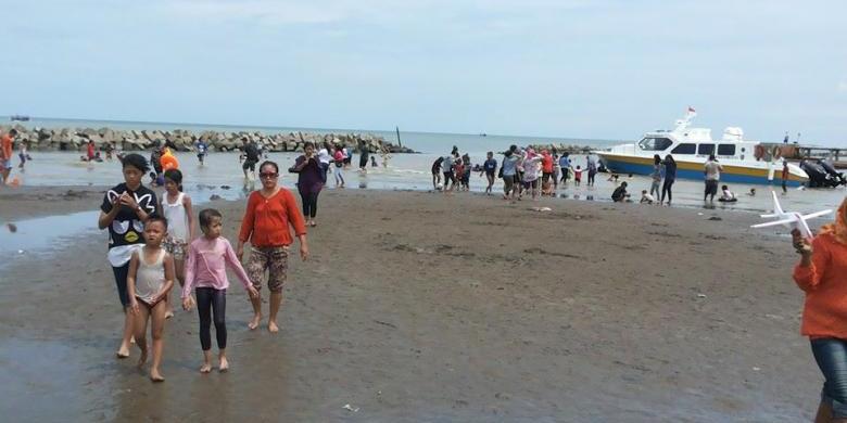 https://myzozieman.blogspot.com/2014/12/wisata-pantai-tirtamaya-indramayu_23.html