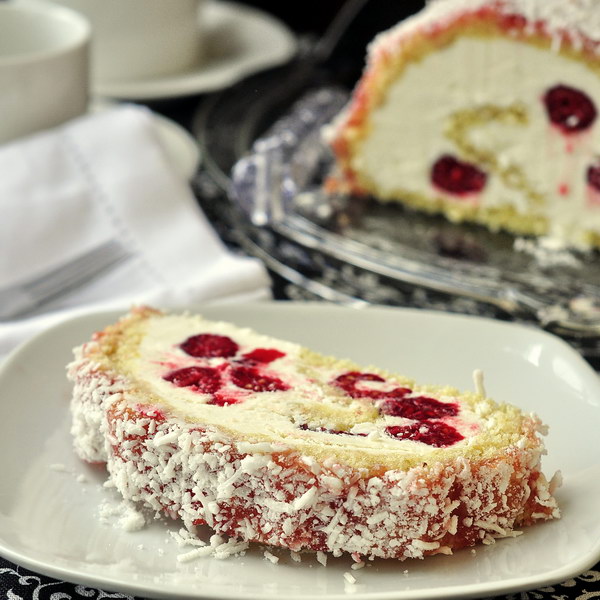 Billot Log Cake a.k.a. Raspberry Buttercream Log