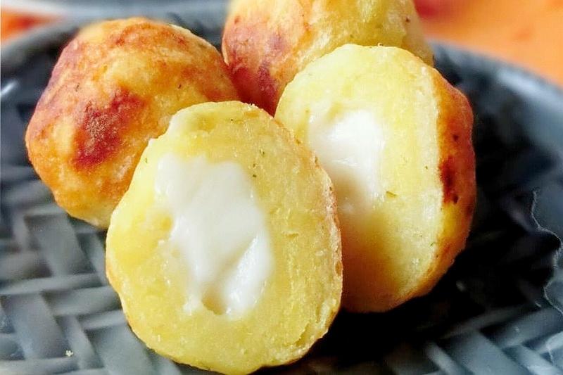 材料2つで簡単美味しい まんまるじゃがいものチーズボールの作り方 銀木食堂のごはん日記