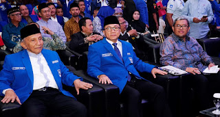  Agen Poker Terpercaya - Beda Sikap Amien Rais dan Zulkifli Hasan Soal Dukungan ke Jokowi