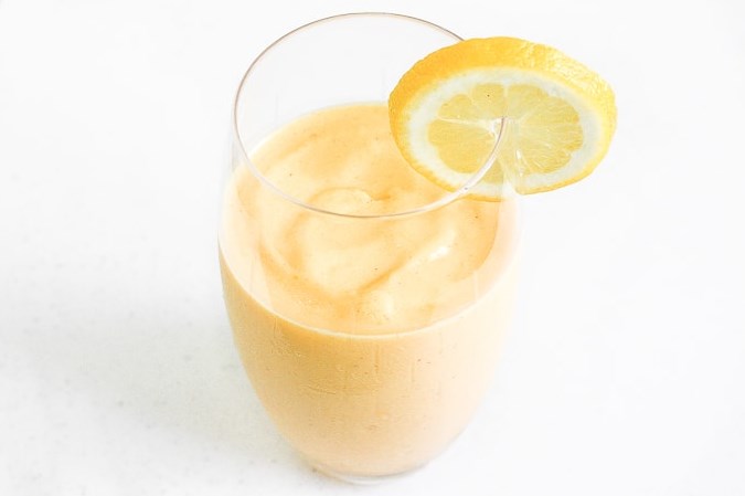 Healthy Mango Yogurt Smoothie #summer #smoothie