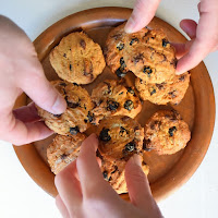  Cookies de aveia, mirtilos e chocolate