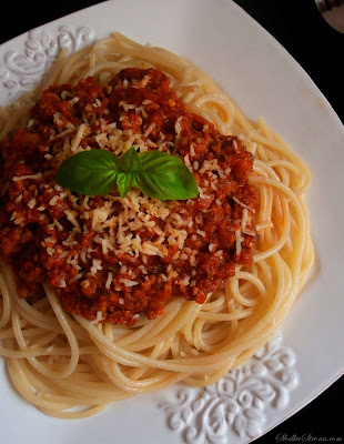 Makaron z Sosem Bolońskim (Spaghetti Bolognese) - Przepis - Słodka Strona