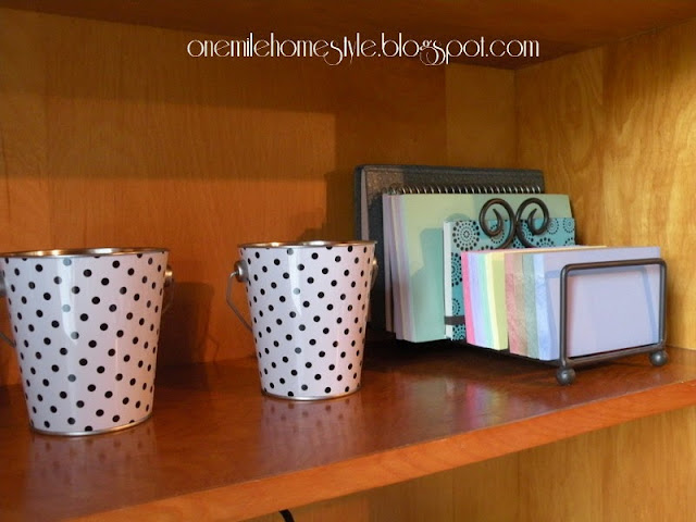 Polka dot buckets and paper organization