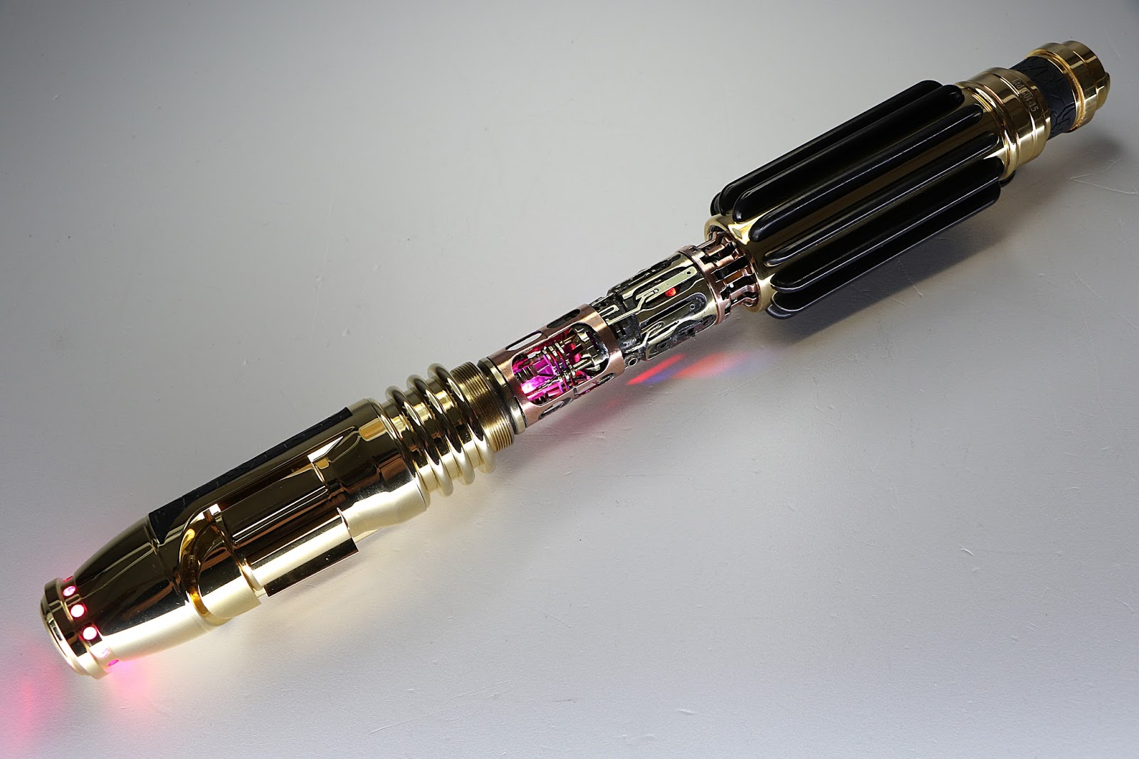 RO-LIGHTSABERS: Mace Windu Legend Lightsaber 24K gold