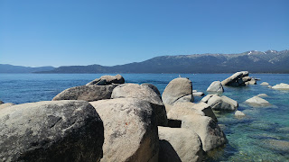 San Harbor se encuentra en el lago Tahoe, en el lado de Nevada y tiene la categoría de parque estatal.