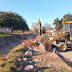 Obras Públicas de la Capital continúa con el trabajo de limpieza del desagüe pluvial de Av. Lugones