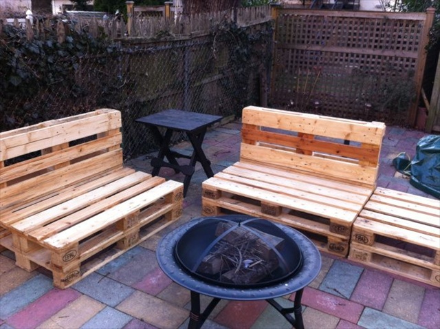 4 examples of the plans for outdoor furniture made from pallets