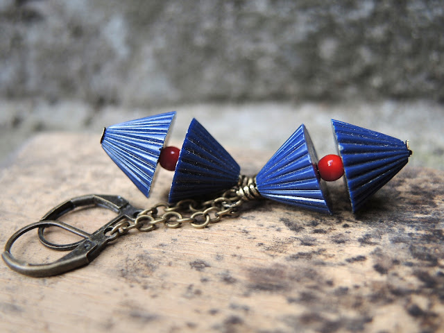 DIY oorbellen 'boei' / earrings 'buoy'