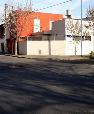 Casa en esquina a colores