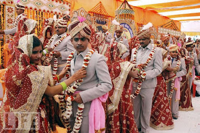 Kumpulan Foto Nikah Masal Di Berbagai Negara [ www.BlogApaAja.com ]