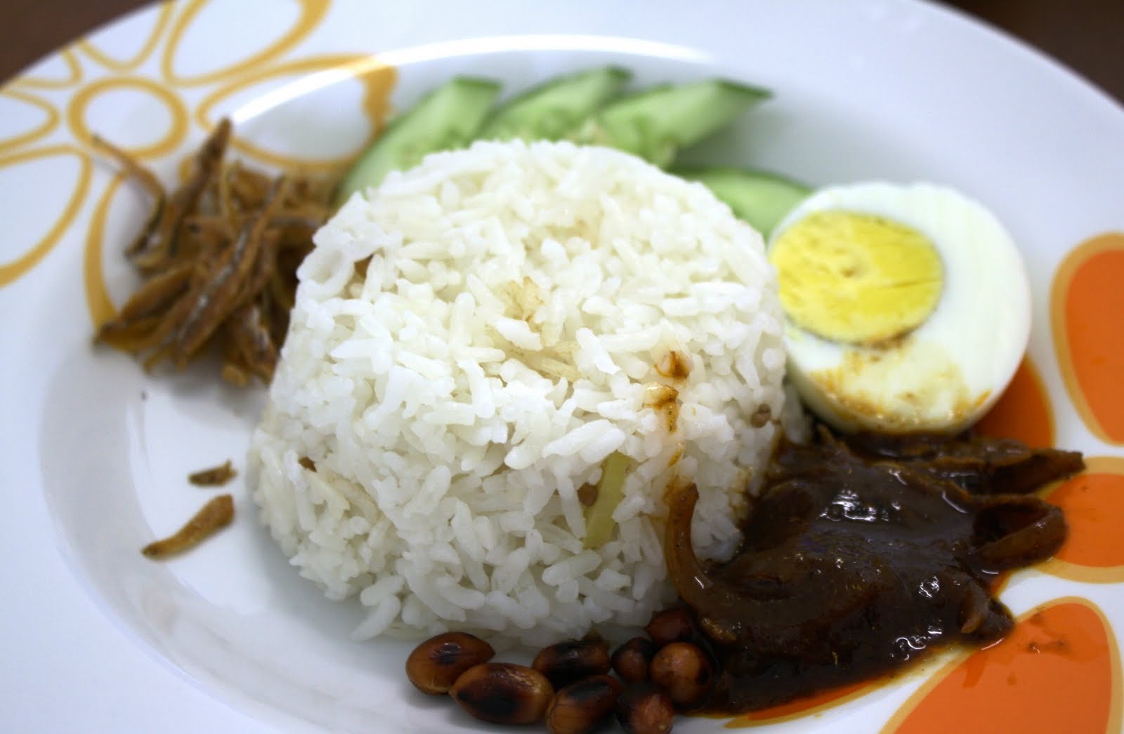 Life is a Constant Battle: Nasi lemak + Sambal Ikan Bilis