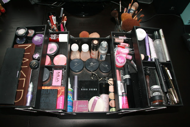 whats-in-my-makeup-kit