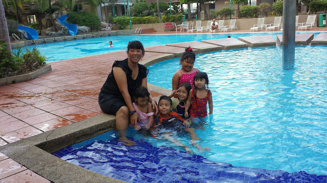 Ikut Hubby Kursus di Mahkota Hotel Melaka, family, Claypot Asam Pedas, Playroom, Swimming pool