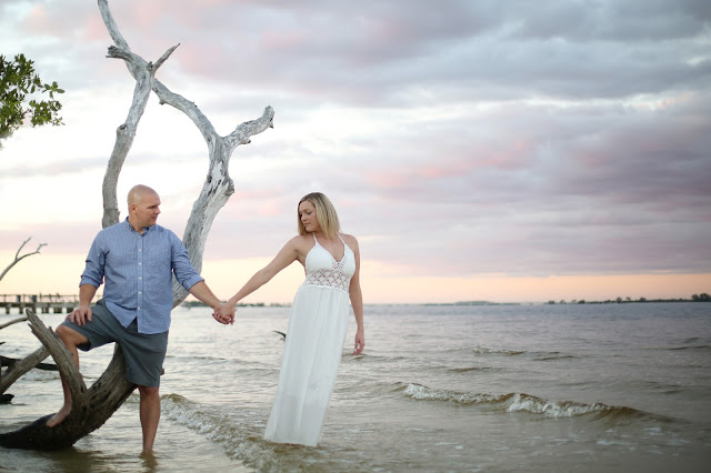 sanibel island engagment pictures