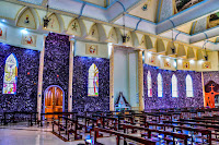 paredes interiores de la iglesia completamente cubiertas en amatistas